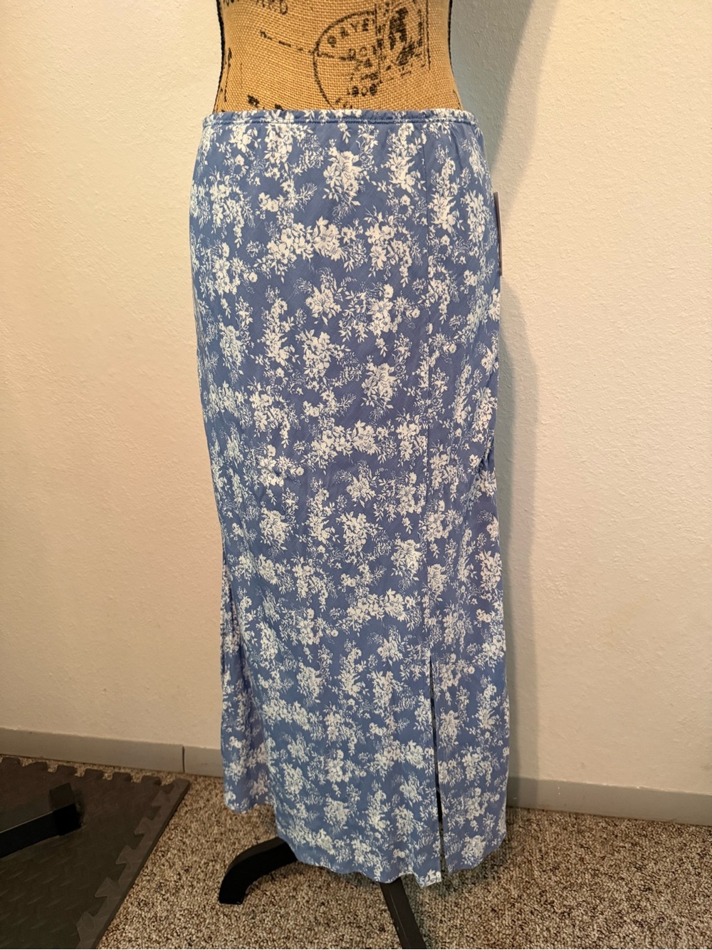 SO Goods For Life Blue Floral Maxi Skirt Size Large